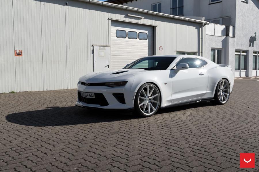  Chevrolet Camaro on Vossen Wheels (VFS1) 2017 года  (фото 3 из 19)